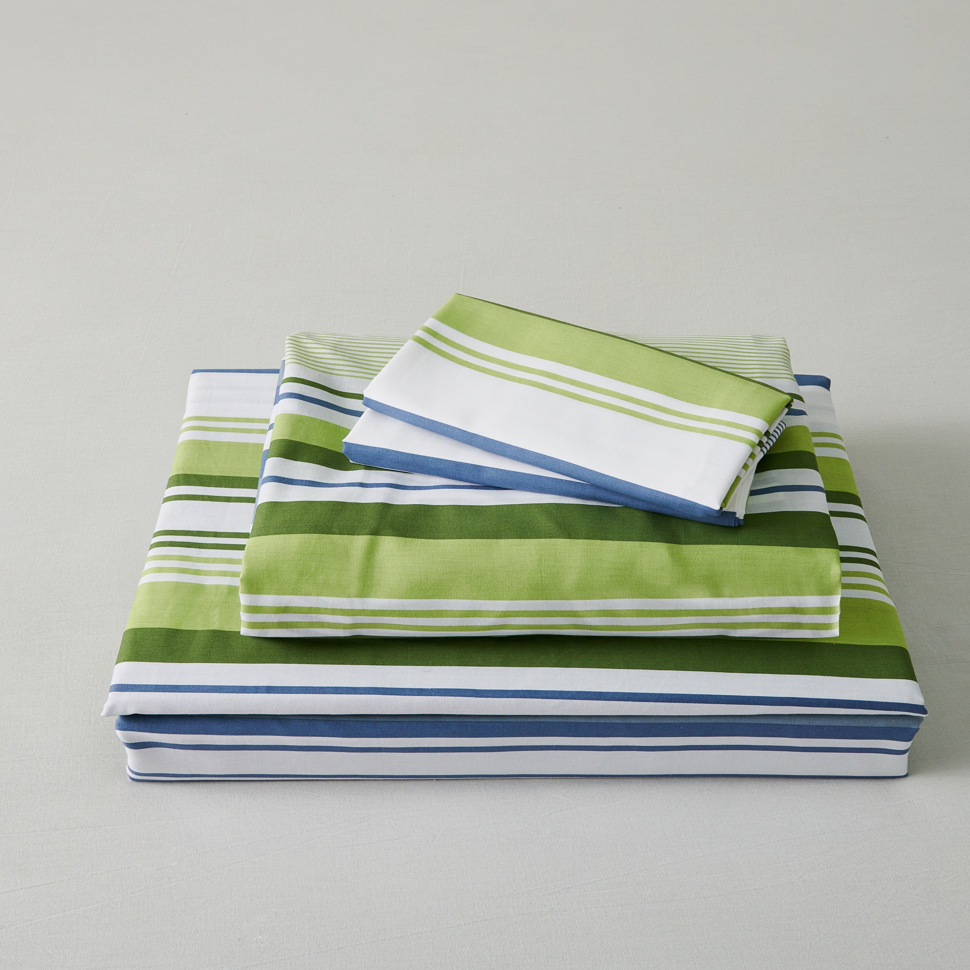 Bulk 2 sets of Serene Full 3pc Duvet Cover Sets and 2 sets of Full 4pc Sheet Sets