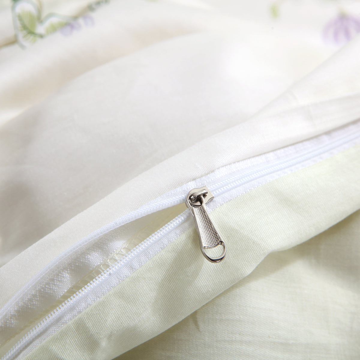 Graceful 3 Piece 100% Cotton Bedding Set: Duvet Cover and Two Pillow Shams